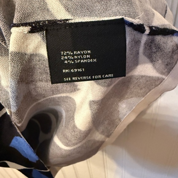 Carlisle Geometric Black and Blue Small Top - Picture 3 of 5